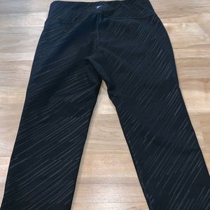 Old Navy Pants - Old Navy activewear Capri Old Navy Pants - Old Navy activewear Capri